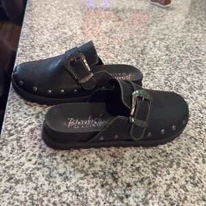 Blowfish Malibu slip on clogs (8)